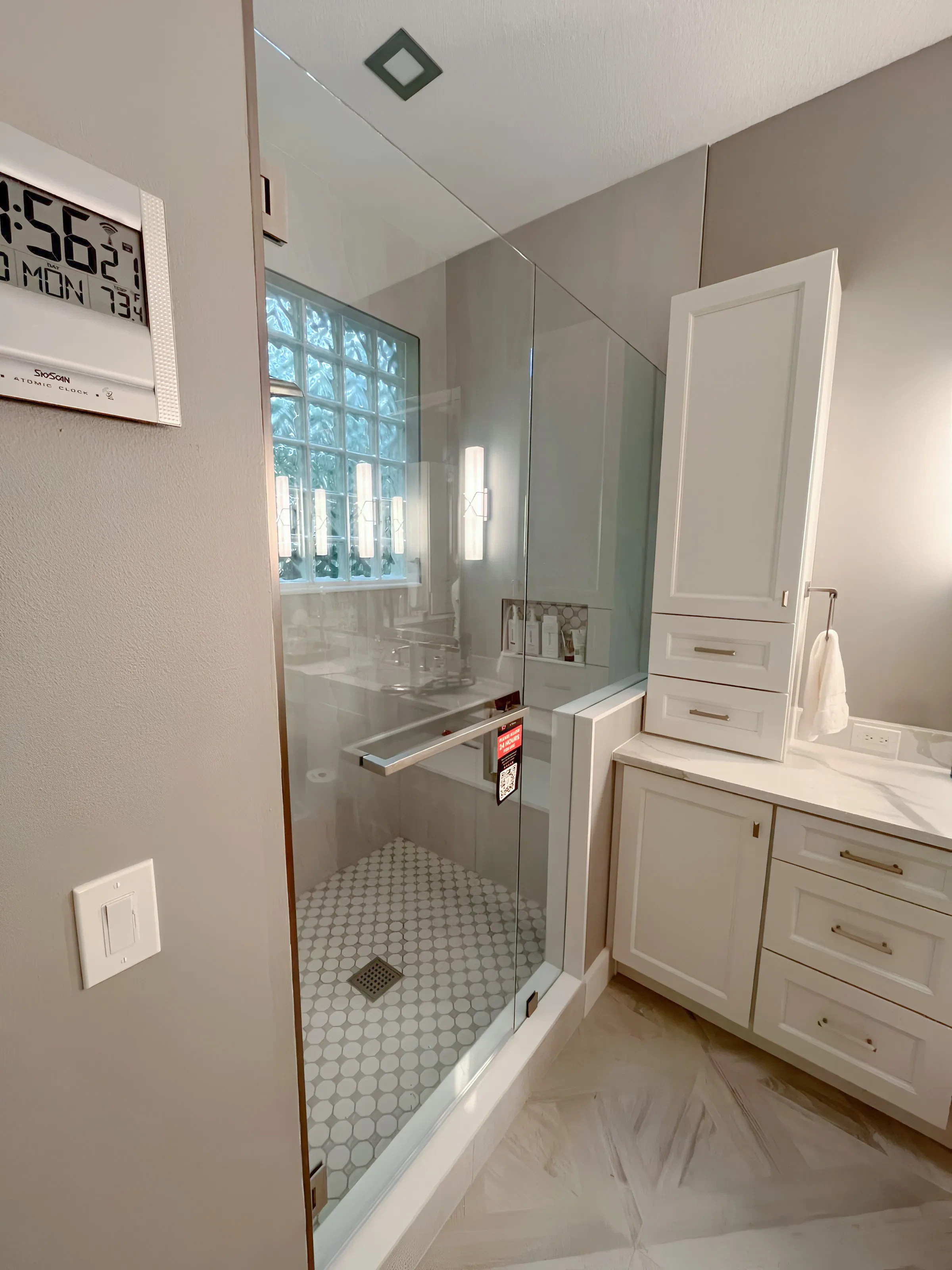 High-quality glass shower enclosure with sleek frameless design and durable hardware. Perfect for modern bathrooms.