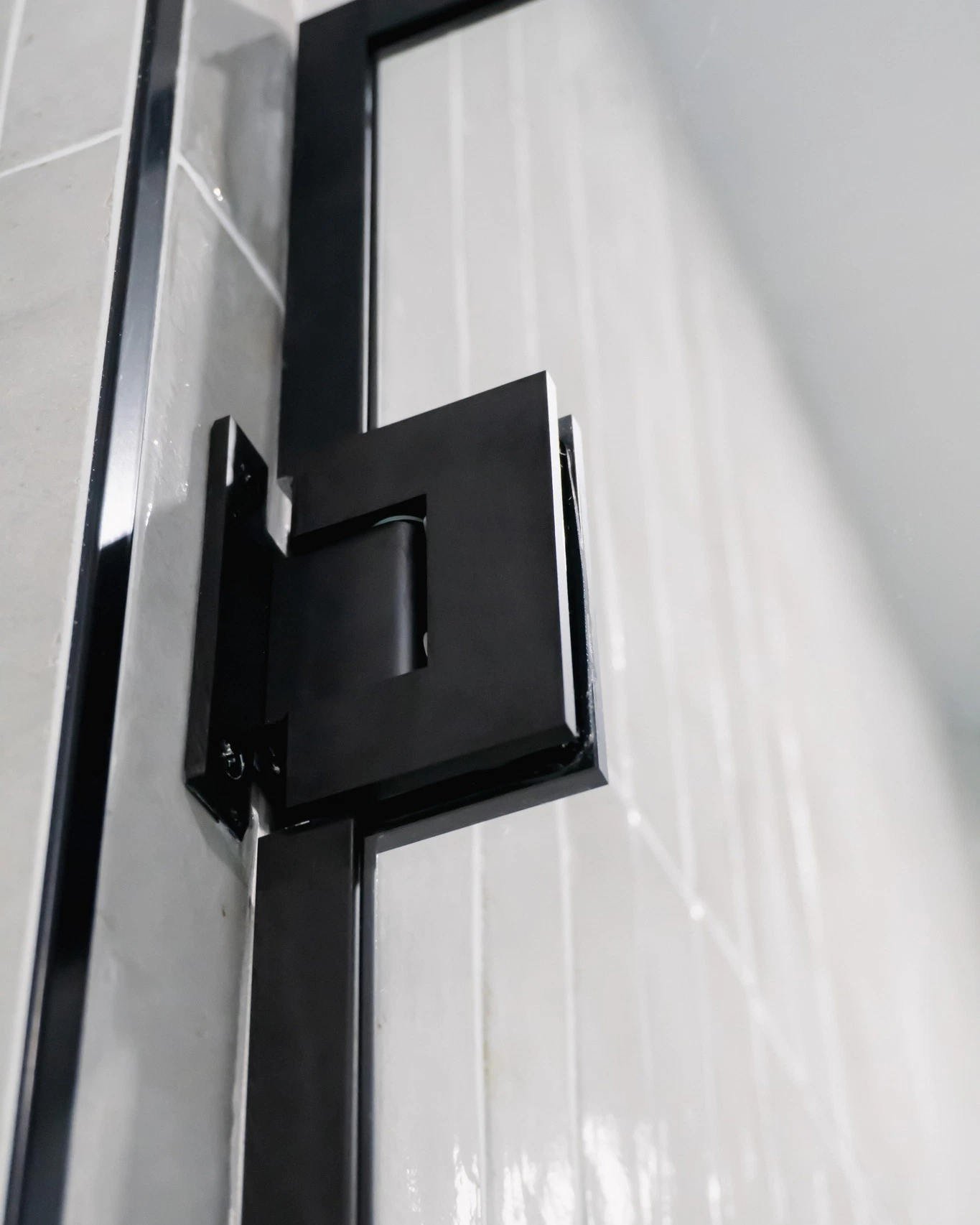 High-quality glass mirror and glass fixtures for bathroom renovation.
