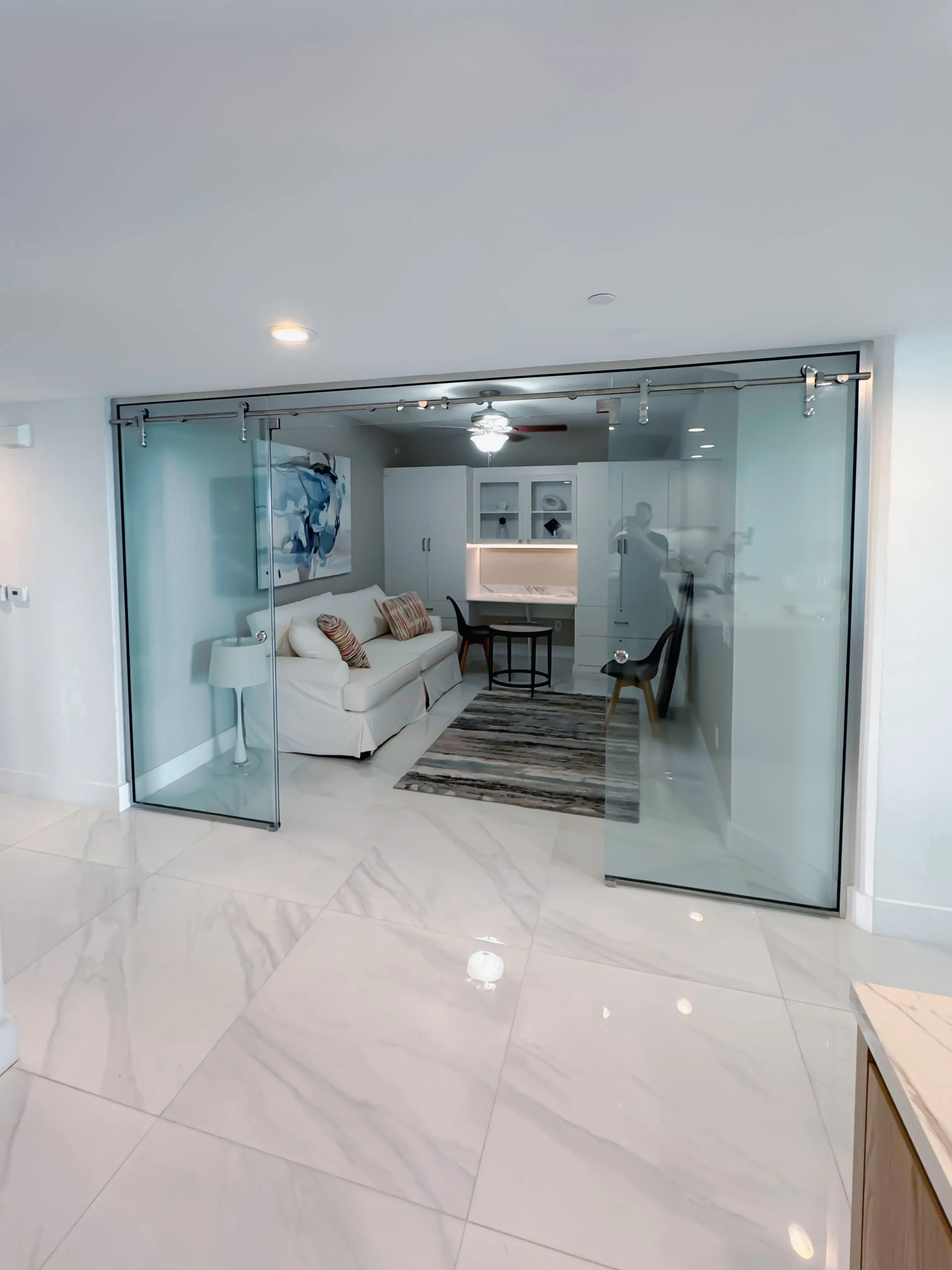 High-quality glass sliding doors for interior spaces.