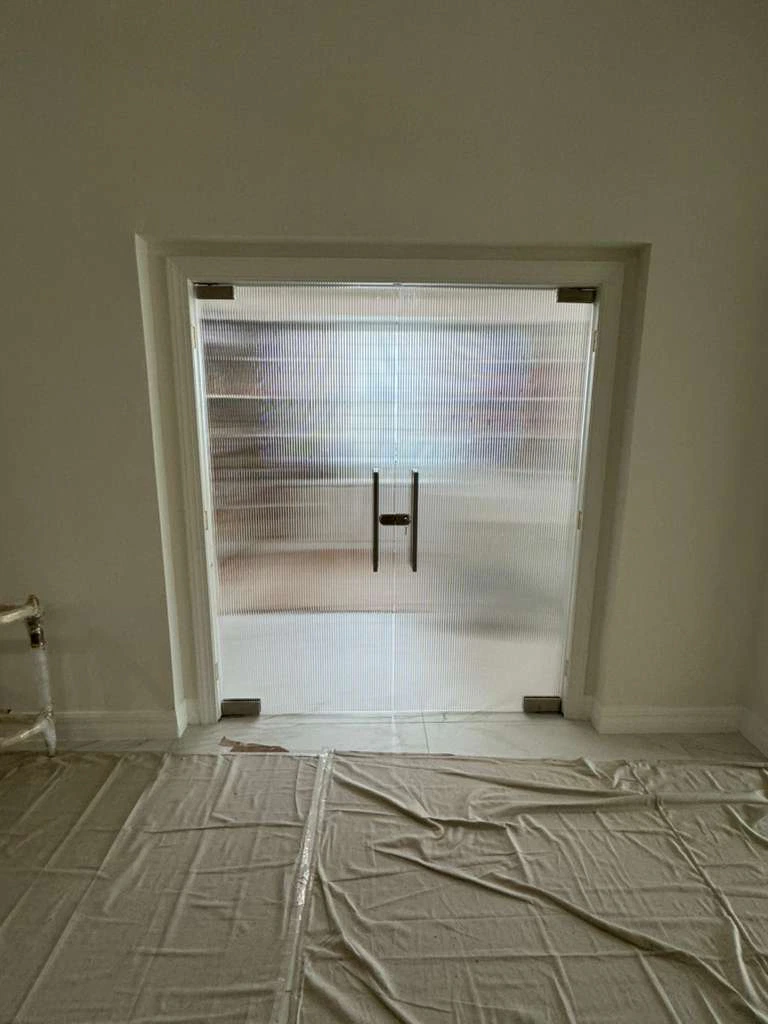 Glass Partition | Vaulting Drive Residence