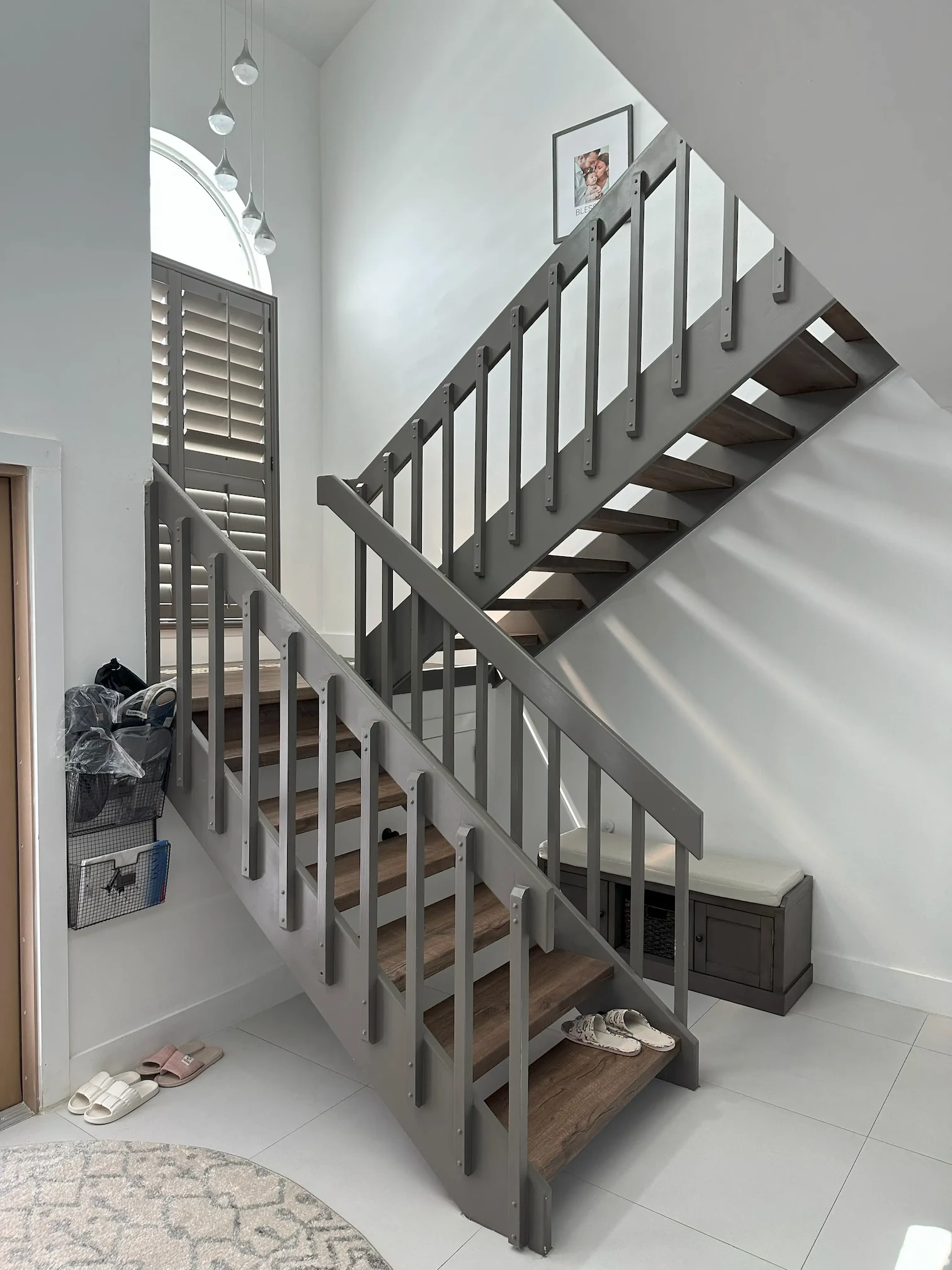 High-quality glass and mirror staircase for stylish interior design.
