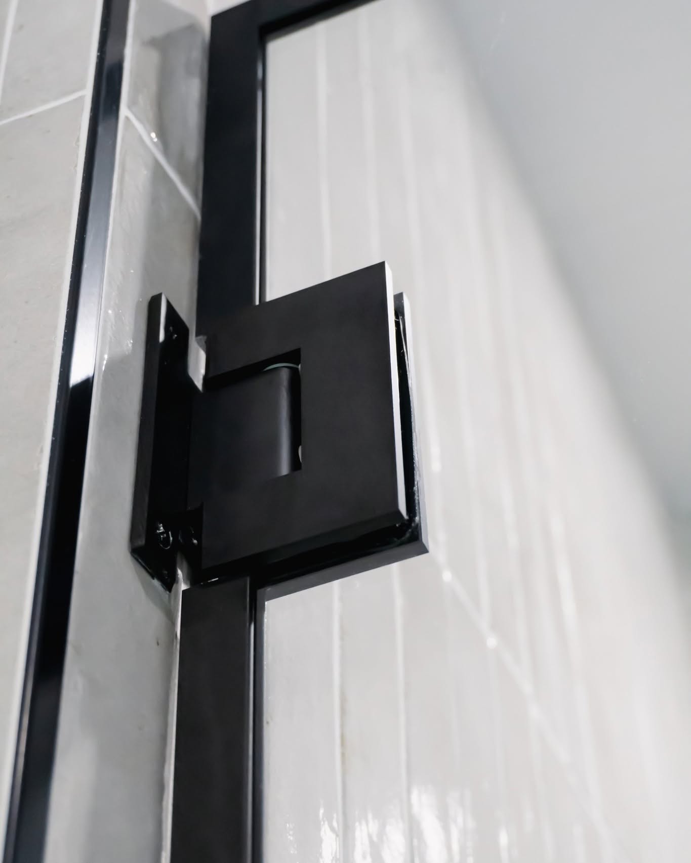 High-quality glass mirror and glass fixtures for bathroom renovation.