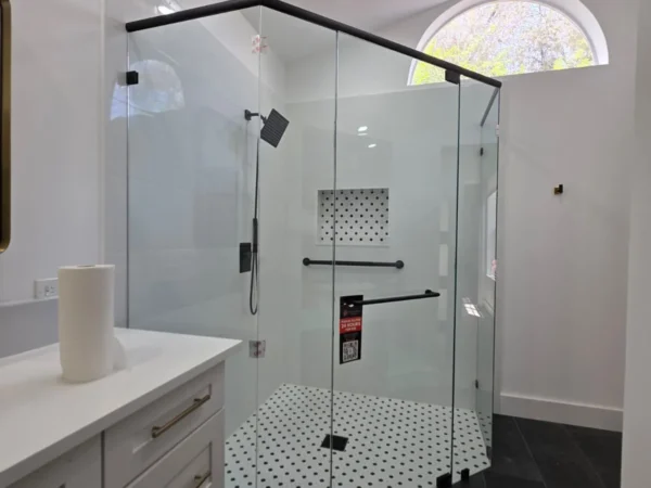 Neo Angle Shower | Palm Grove Place Residence